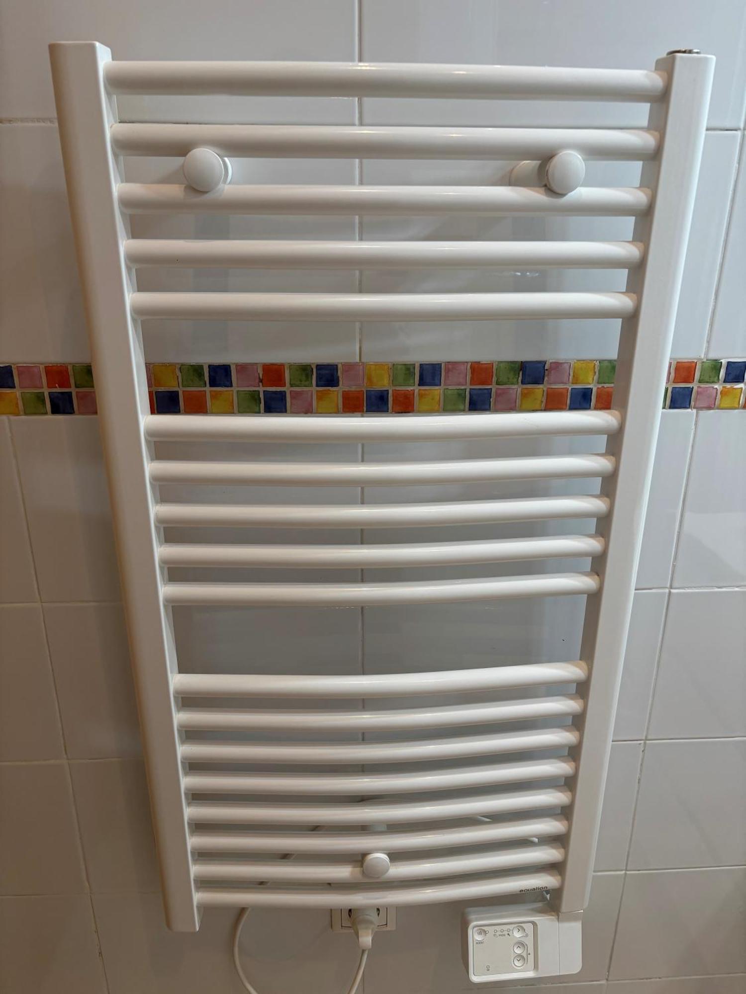 Bonito Y Muy Fresco En Nervion De Dos Y Dos Banos Appartement