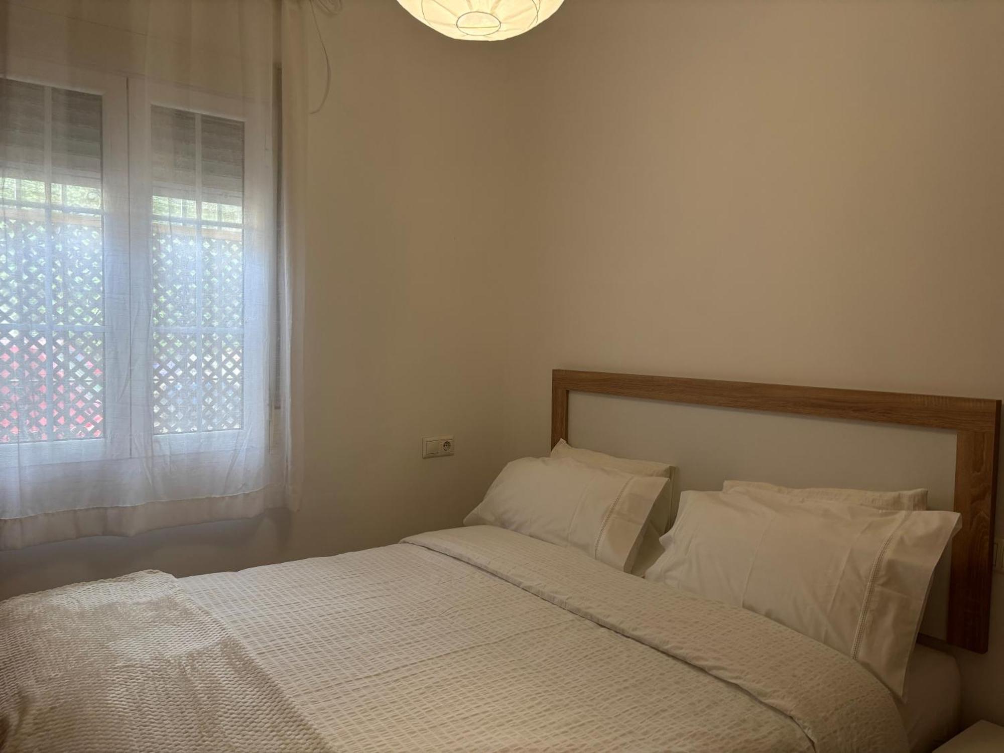 Bonito Y Muy Fresco En Nervion De Dos Y Dos Banos Appartement *
